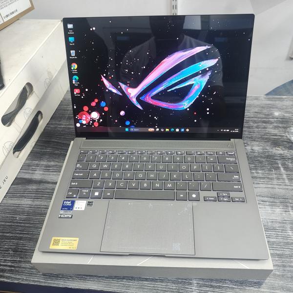 Asus zenBook ux5406sa Ultra7 256v.  Touch screen