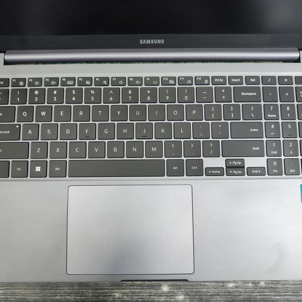 Samsung galaxy NP750XGK ,Core5