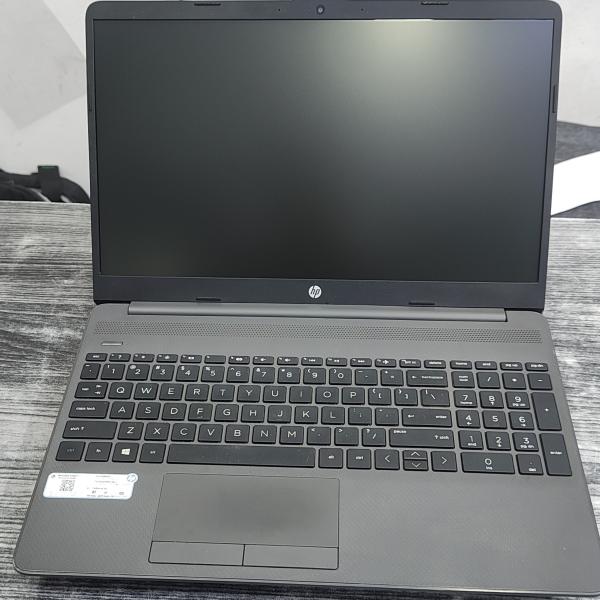 Hp 255 g8 Ryzen3 3000 ram 8gb ssd 256gb