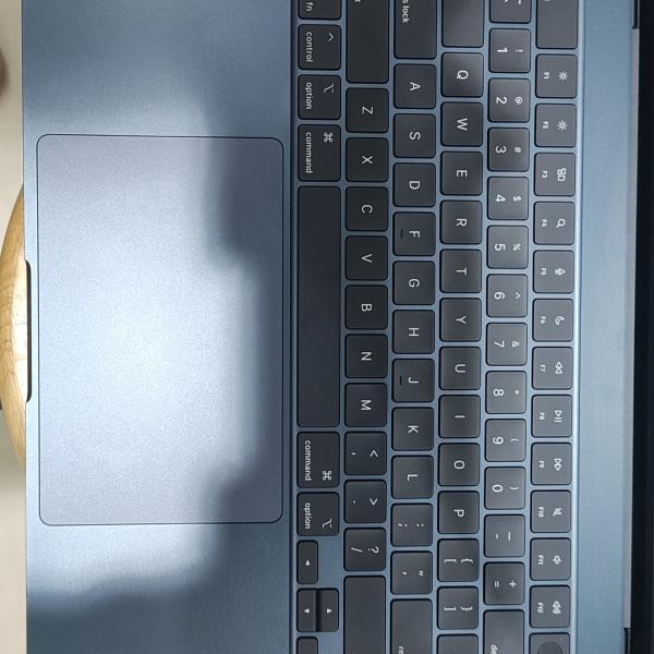 MacBook laptop (apple) m4air 2025 a3241