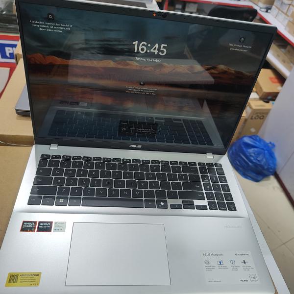 Asus vivobook Ryzen ai 160inch