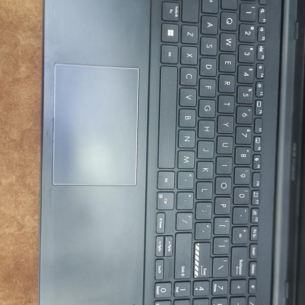 Asus vivobook Ryzen 5-78DDR5
