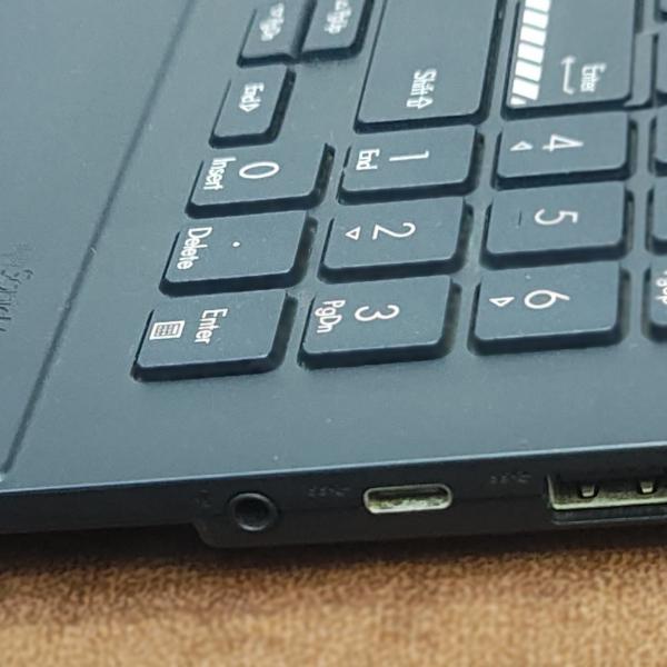 Asus vivobook Ryzen 5-78DDR5