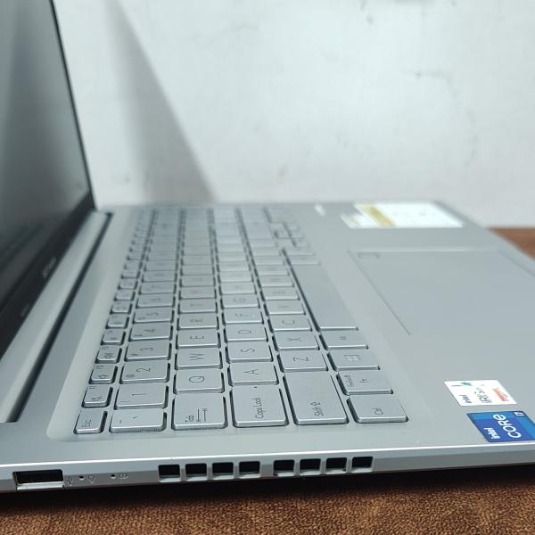 Asus vivobook 12th gen core i7