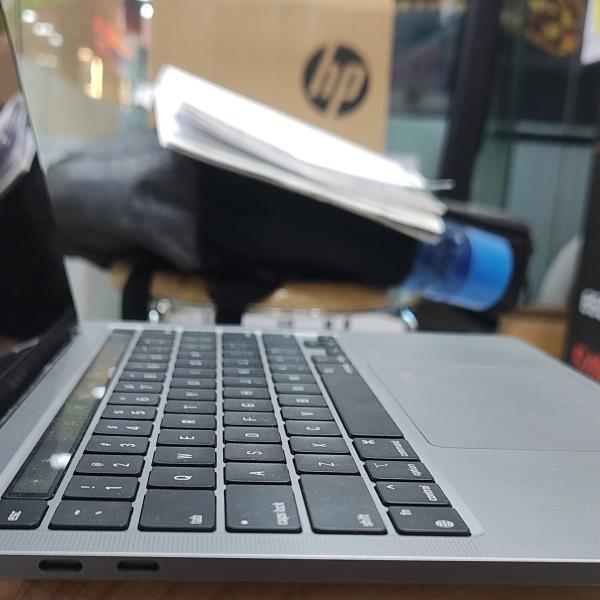 MacBook M2 air