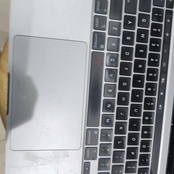 MacBook i72020 laptop