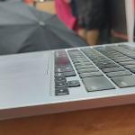 MacBook i72020 laptop