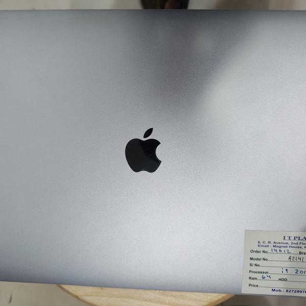 MacBook laptop i9 2019