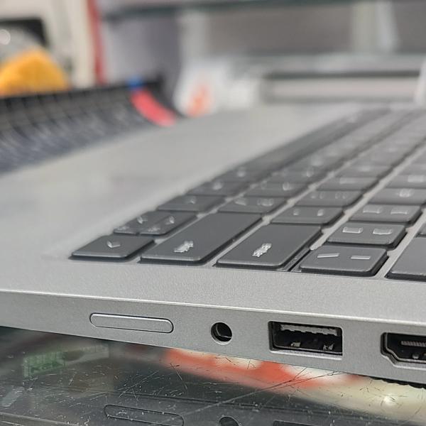 Dell laptop touch screen latitude 5320 i511th gen