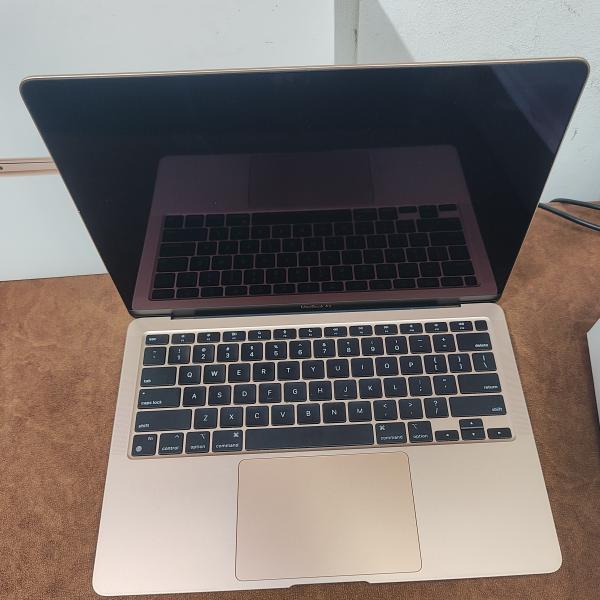 MacBook Air M1 chip 8gb 256gb