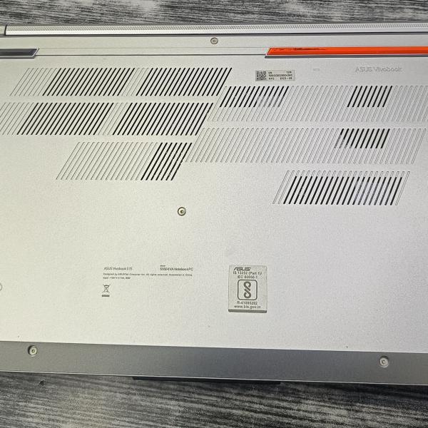 Asus Vivobook S15 s5504va core i5 13H genration