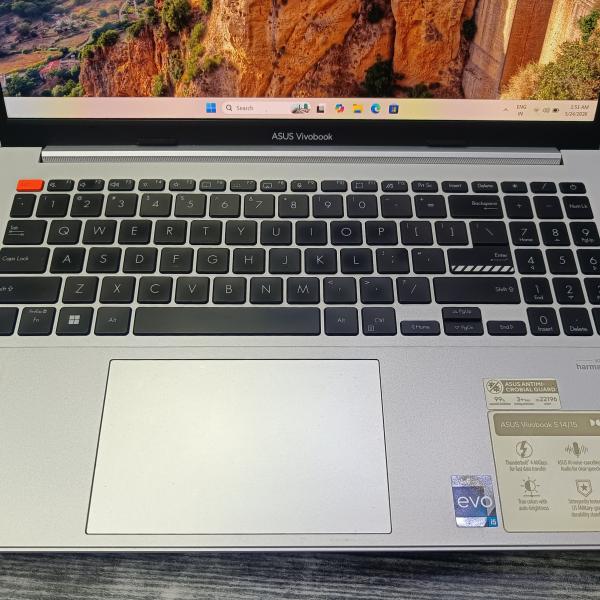 Asus Vivobook S15 s5504va core i5 13H genration