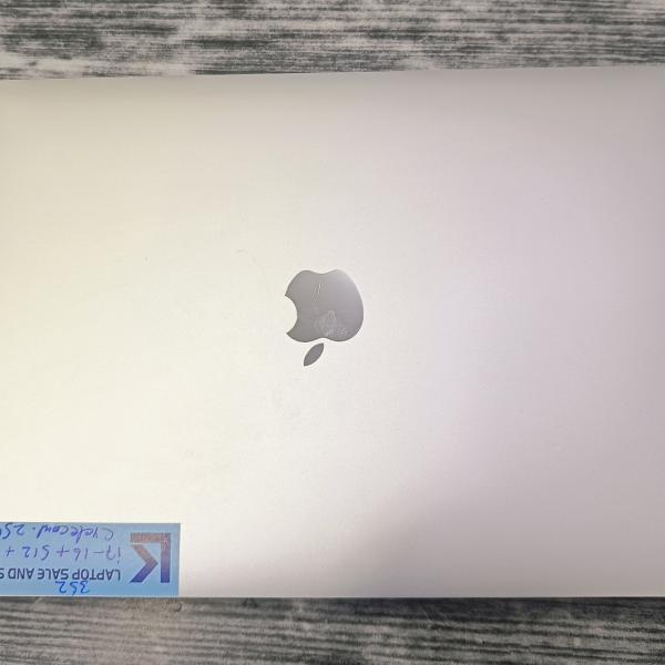 MacBook Pro A1989 core i7 16gb ram 512gb ssd 2018 model