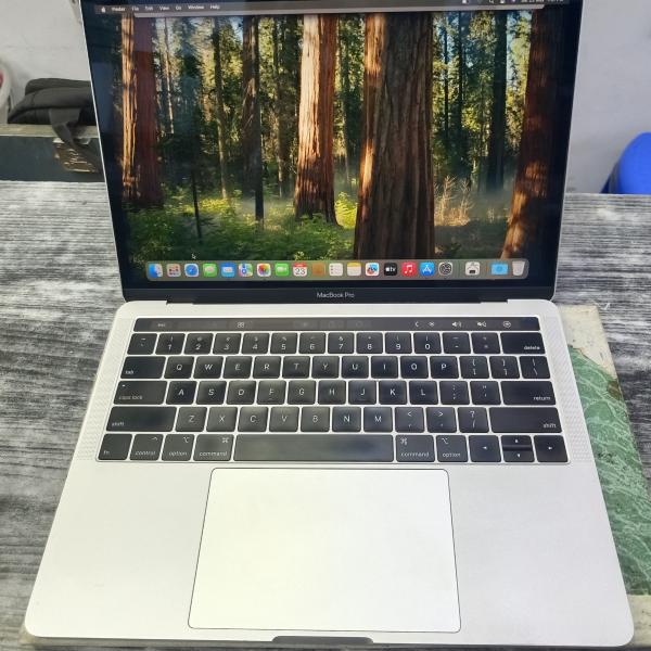 MacBook Pro A1989 core i7 16gb ram 512gb ssd 2018 model