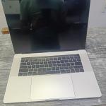 MacBook Pro A1707 Touch bar core i7 16gb ram