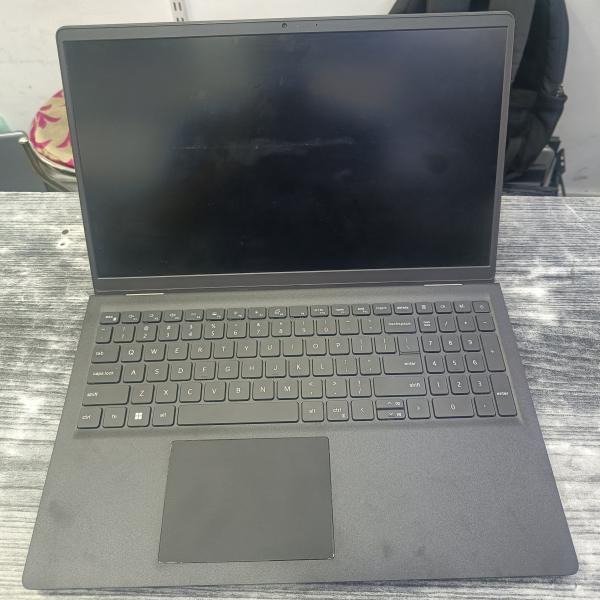 Dell Inspiron 3511 core i3 13genration 8gb ram 512gb ssd