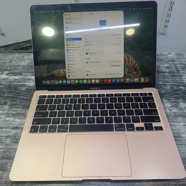 MacBook Air A2337, M1 chip Ram 8gb Ssd 256gb