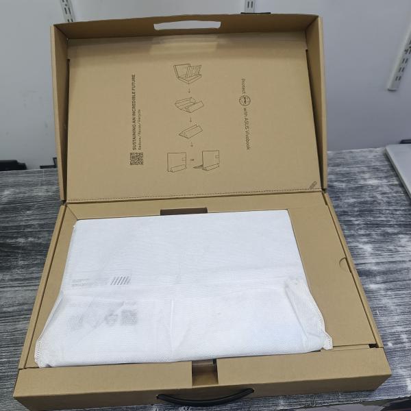 Asus Vivobook E1404FA ryzen5 7000 ram8gb