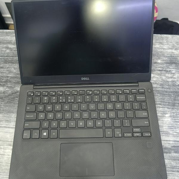 Dell xps core i5 8genration 8gb ram 256gb ssd