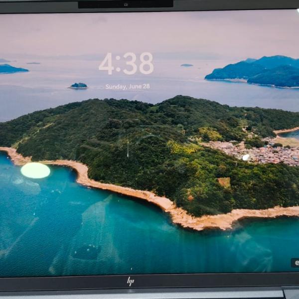 Hp Dragonfly i7 13genration Ram,16gb  SSD,256gb  Till October 2026