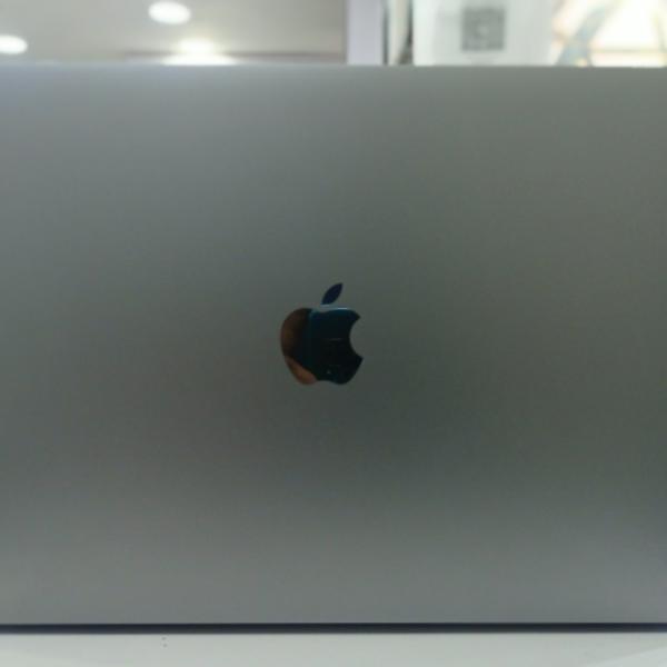 Macbook pro A1706